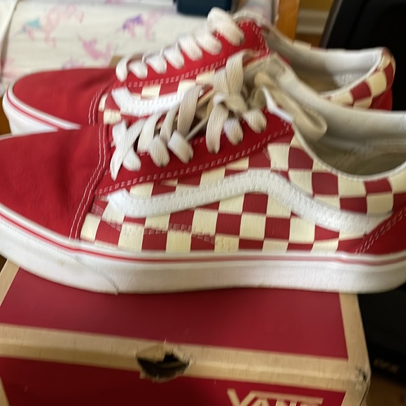Vans - Picture 2 of 4